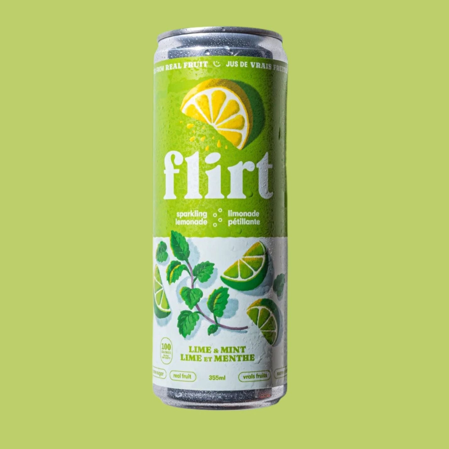 Canette de limonade pétillante Flirt, saveur lime et menthe. Boisson rafraîchissante faite avec du vrai jus de fruits et des herbes fraîches, sans sucre ajouté. Format 355 ml. Produit québécois idéal pour une hydratation naturelle et désaltérante.